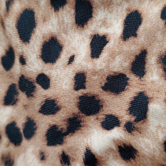 Shade & Shore Tunnel Keyhole One Piece Swimsuit - Leopard Print Size S (4-6) - Picture 14 of 16